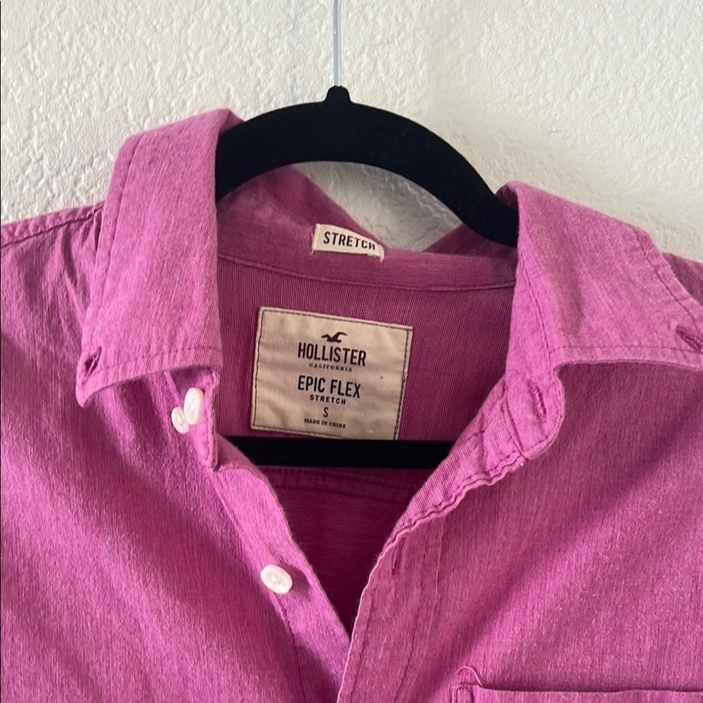 Hollister Men's Pink Short Sleeve Shirt - Picture 4 of 9